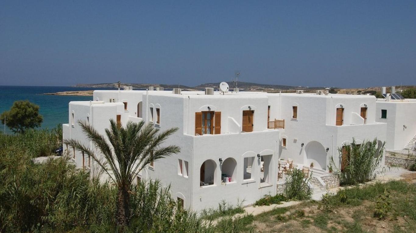 Roussos Beach Hotel