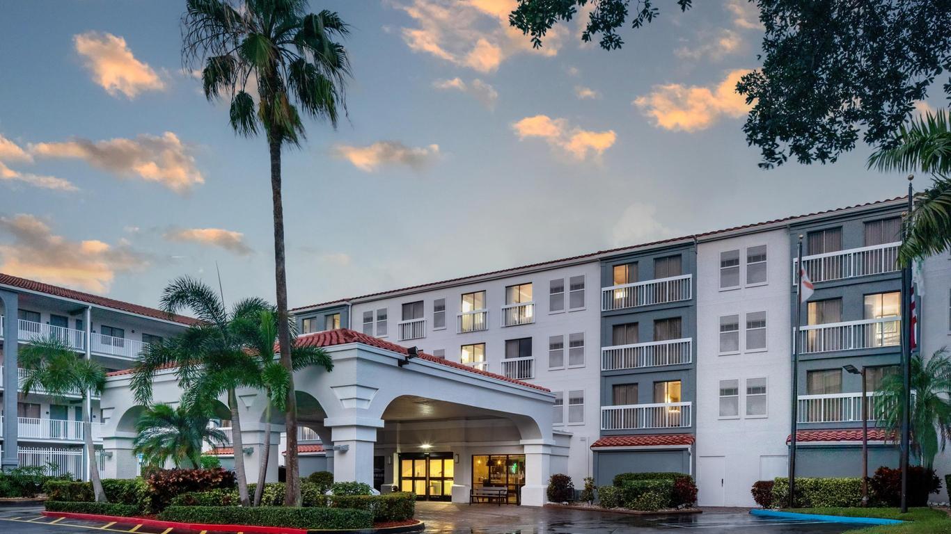 Holiday Inn & Suites Boca Raton - North