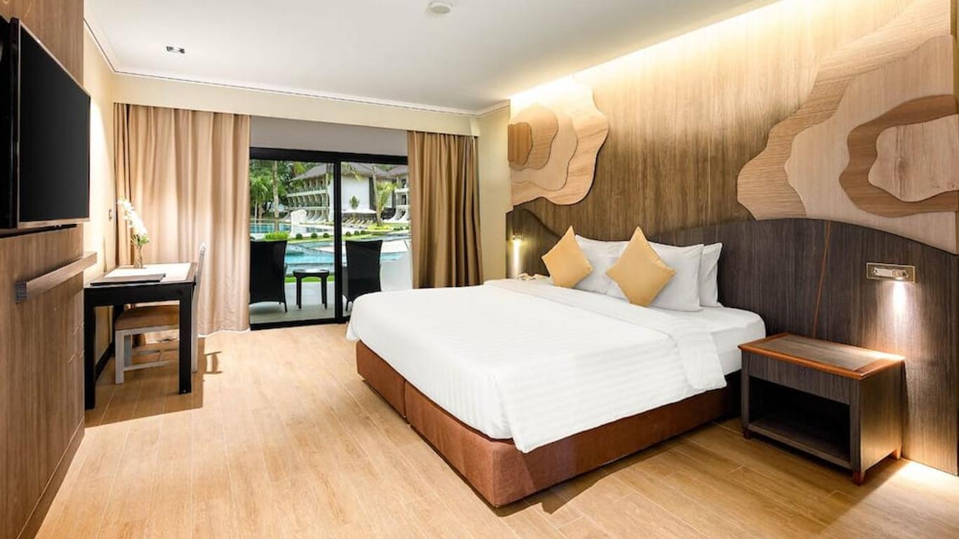 Amora Beach Resort Phuket